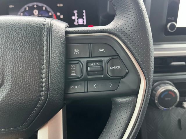 Used 2025 Toyota 4Runner SR5 AWD/4WD image 17