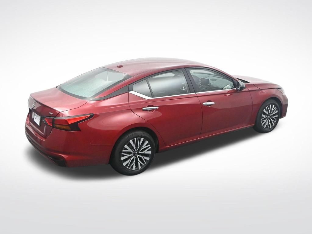 Used 2024 Nissan Altima 2.5 SV FWD image 33