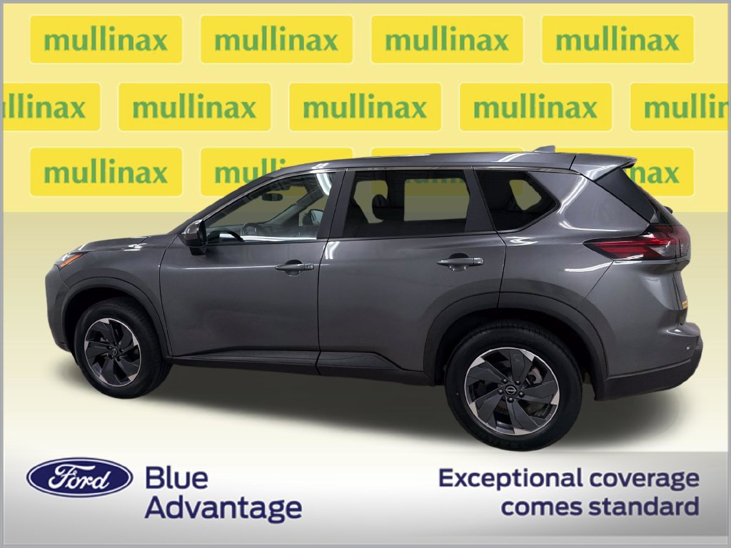 Used 2025 Nissan Rogue SV FWD image 11