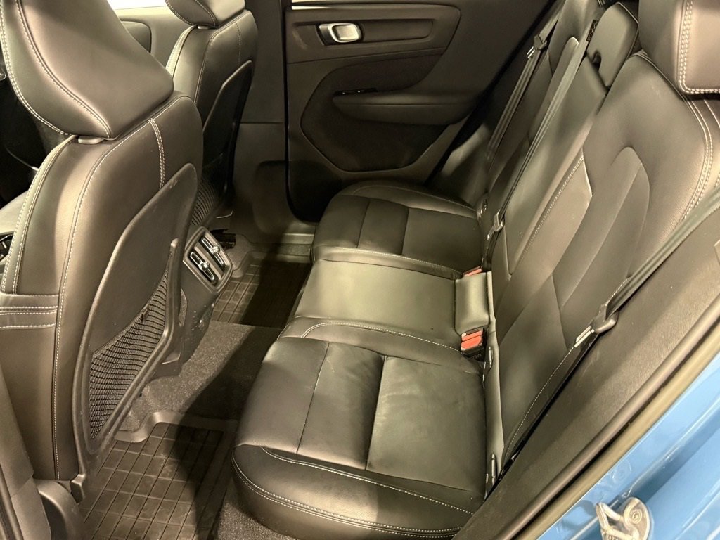 Used 2023 Volvo XC40 B5 Plus w/ Protection Package Premier image 13