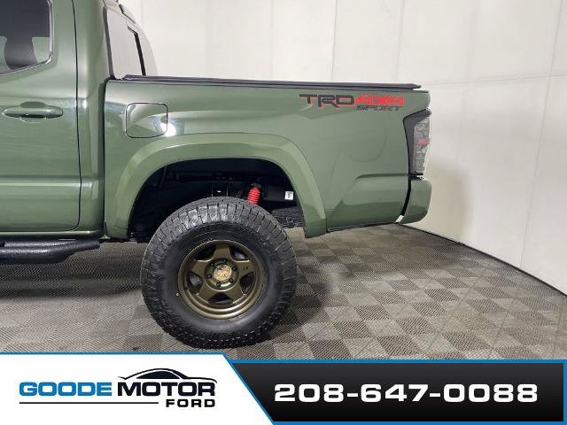 Used 2022 Toyota Tacoma TRD Sport w/ TRD Premium Sport Package AWD/4WD image 5