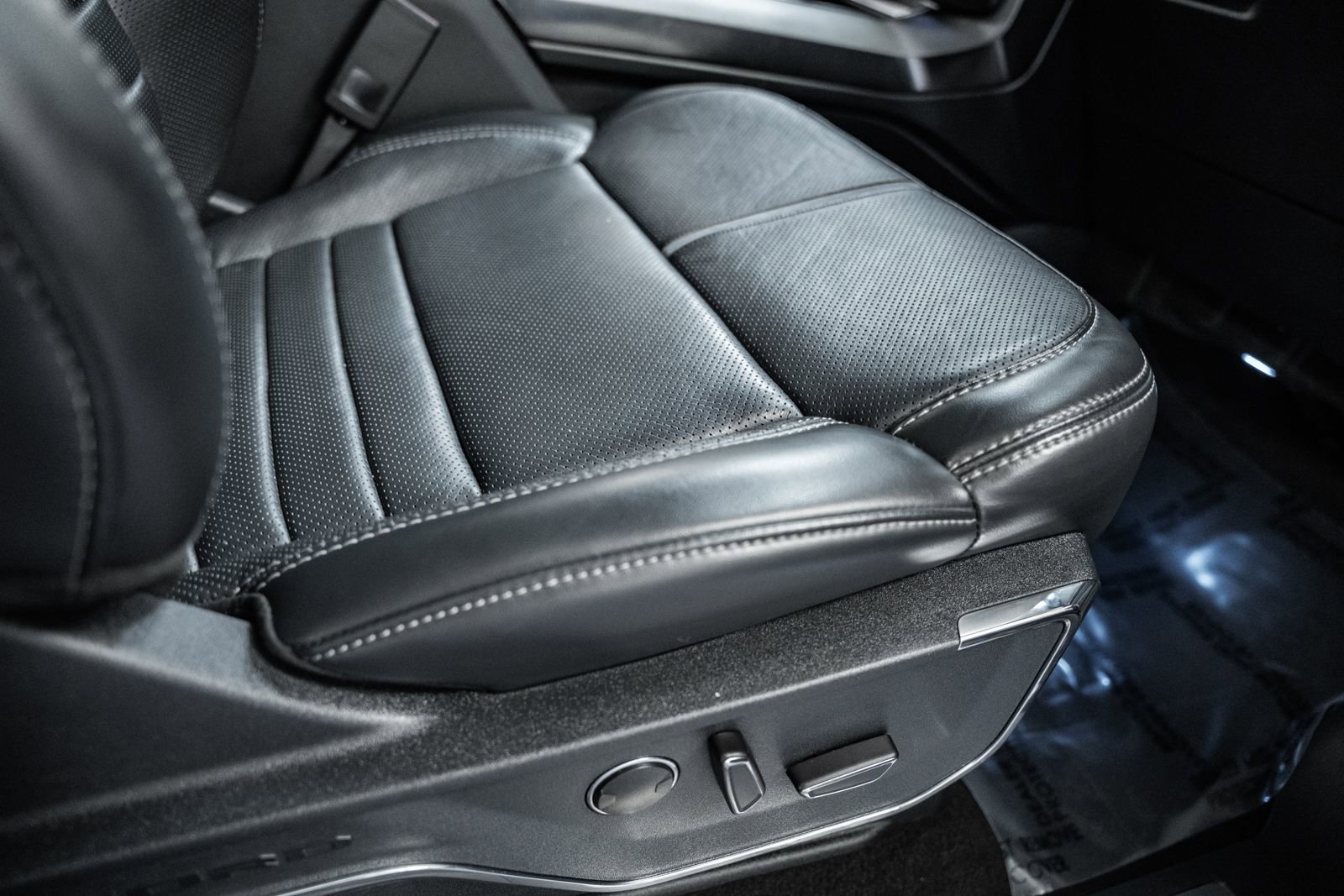 Certified 2023 Ford F150 Platinum w/ Max Trailer Tow Package image 47