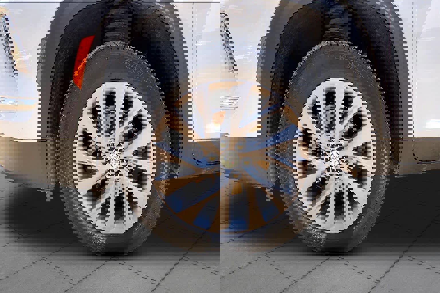 Used 2025 Buick Enclave Preferred FWD image 13