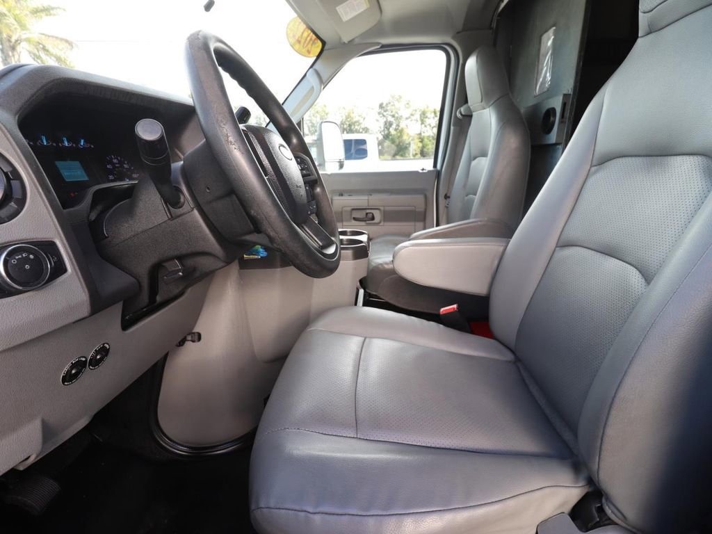 Certified 2022 Ford E-450 and Econoline 450 Super Duty w/ Power Windows & Locks Group image 10