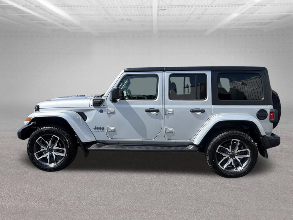 Used 2024 Jeep Wrangler Unlimited w/ Convenience Group AWD/4WD image 7