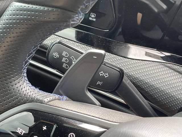Used 2024 Volkswagen Golf R AWD/4WD image 29