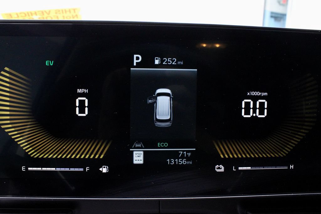 Used 2026 Kia Carnival EX FWD image 29