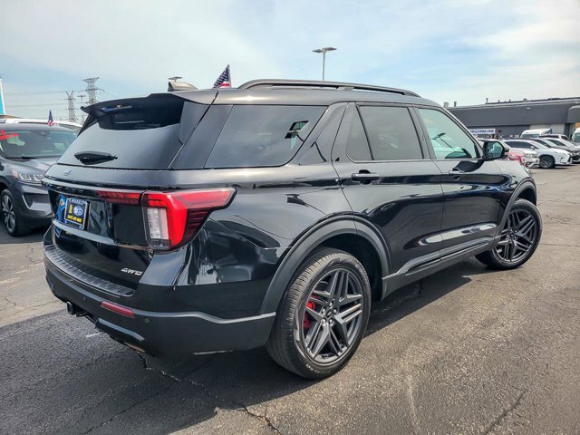 Certified 2025 Ford Explorer ST-Line w/ Premium Package AWD/4WD image 10