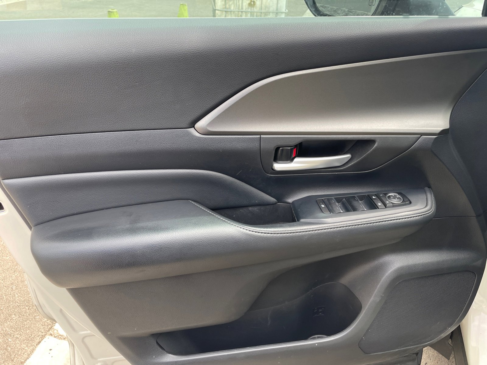 Used 2024 Toyota Grand Highlander AWD Hybrid image 14