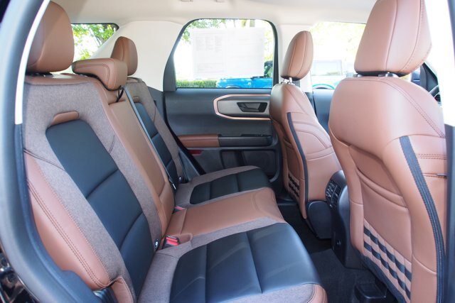 Certified 2025 Ford Bronco Sport Outer Banks w/ Outer Banks Tech Package+ AWD/4WD image 13