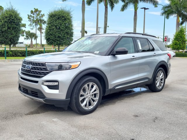 Certified 2023 Ford Explorer XLT w/ Equipment Group 202A RWD image 3