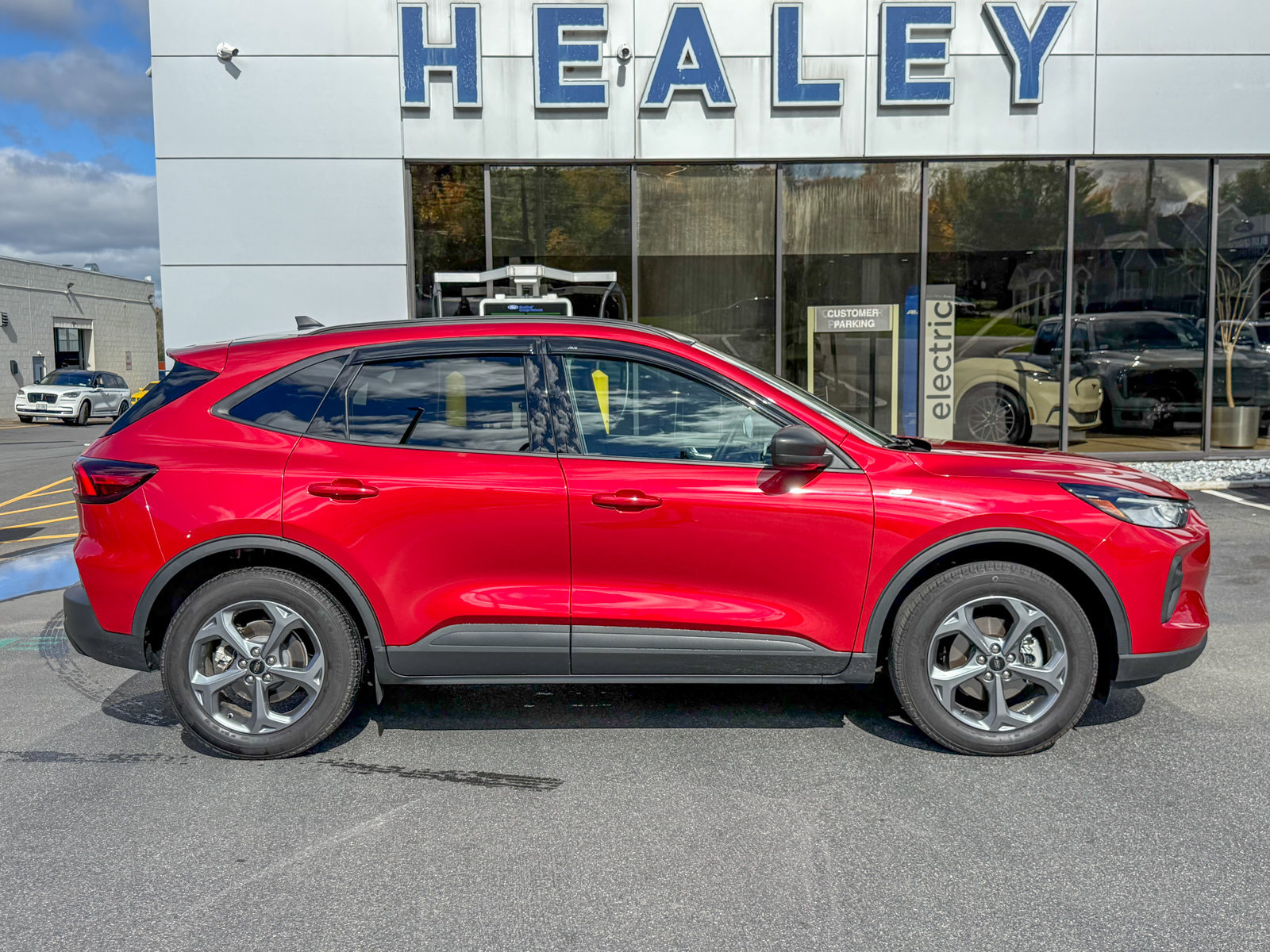 Certified 2025 Ford Escape ST-Line w/ Tech Pack #1 AWD/4WD image 8