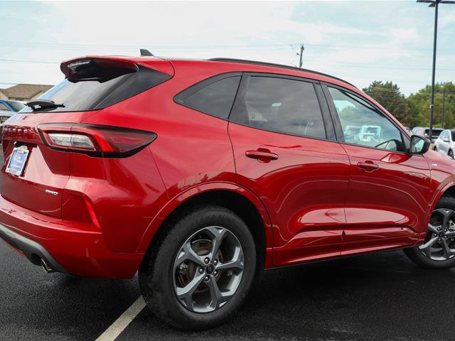 Certified 2024 Ford Escape ST-Line AWD/4WD image 2