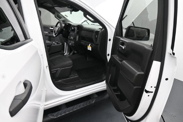 Used 2025 Chevrolet Silverado 1500 Custom w/ Turbomax Blackout Package AWD/4WD image 15
