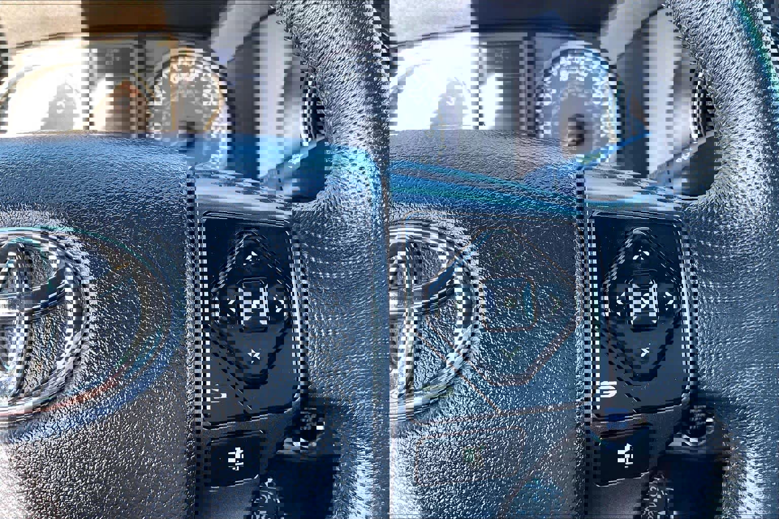 Used 2020 Toyota Tacoma TRD Off-Road AWD/4WD image 23