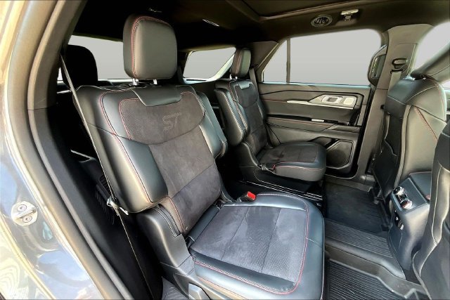 Certified 2025 Ford Explorer ST w/ Sun And Sound Package AWD/4WD image 25