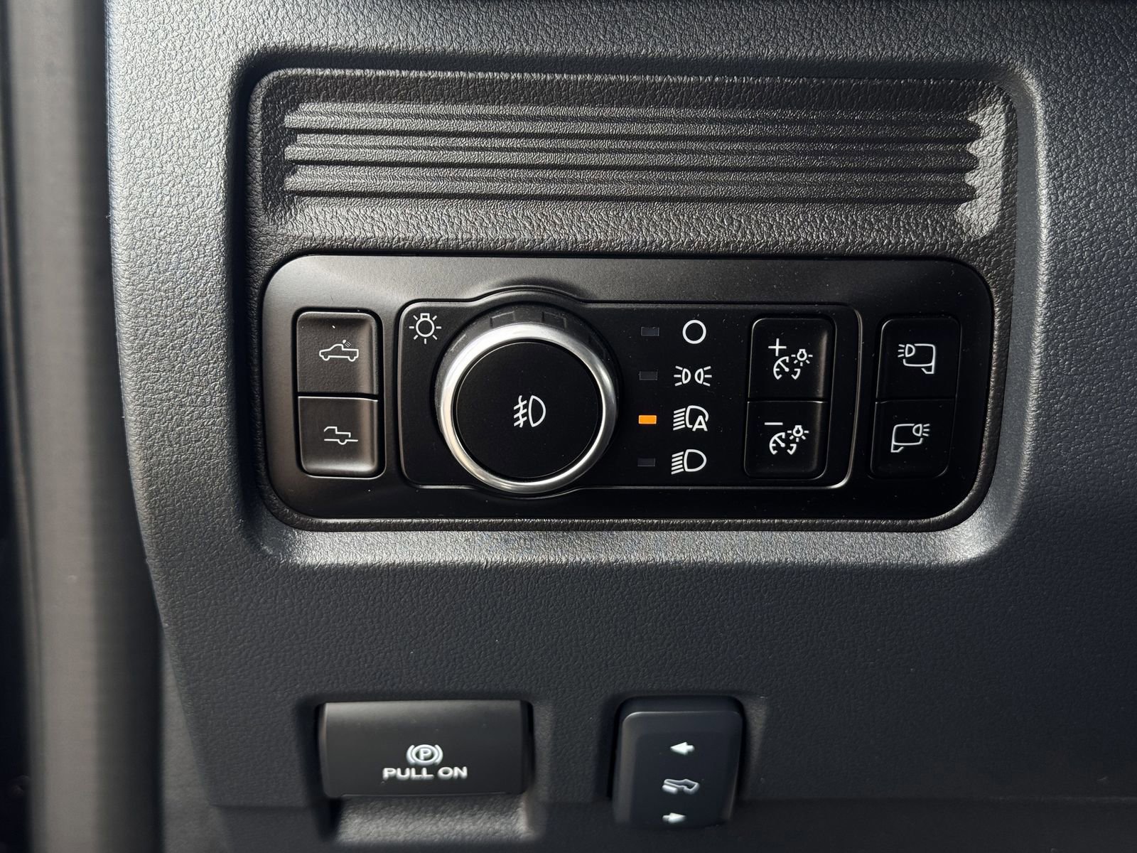 Certified 2025 Ford F250 Platinum AWD/4WD image 25