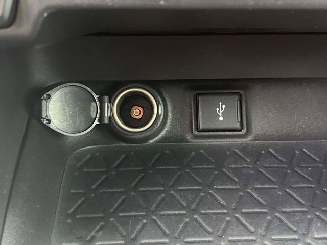 Used 2022 Toyota RAV4 XLE Premium image 30