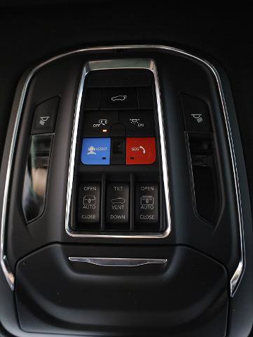 Used 2024 Jeep Grand Cherokee Limited AWD/4WD image 19