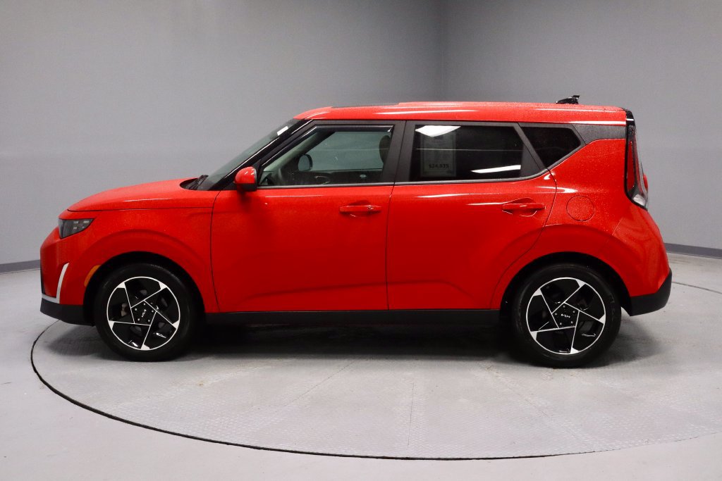 Used 2025 Kia Soul EX FWD image 9