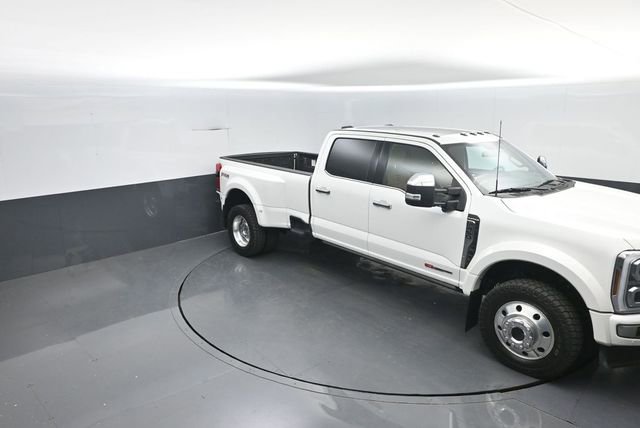 Certified 2024 Ford F450 Platinum w/ FX4 Off-Road Package AWD/4WD image 19