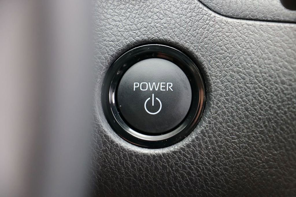 Used 2026 Toyota Camry XLE w/ Convenience Package image 15