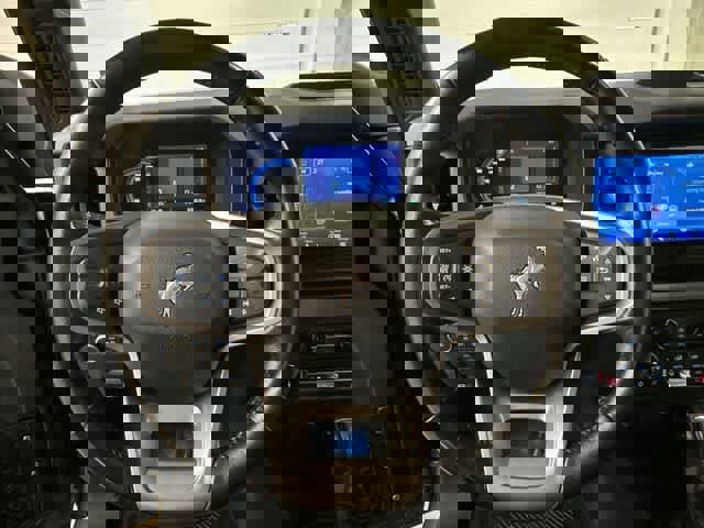 Certified 2022 Ford Bronco Black Diamond image 11