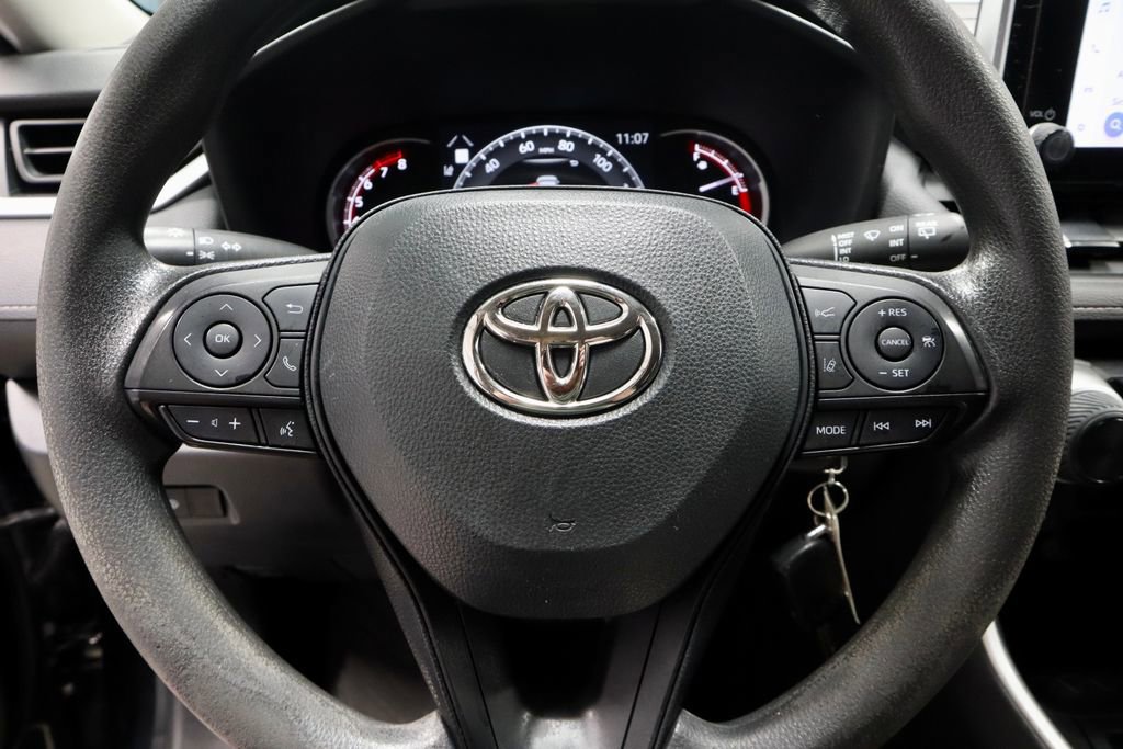 Used 2023 Toyota RAV4 LE AWD/4WD image 30