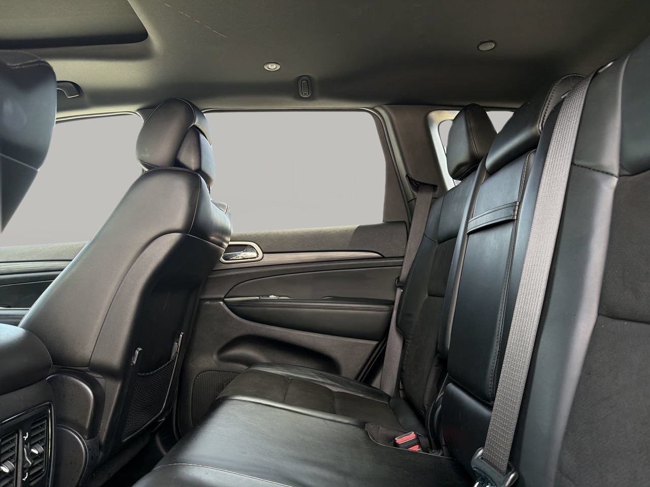Used 2021 Jeep Grand Cherokee Laredo X AWD/4WD image 18