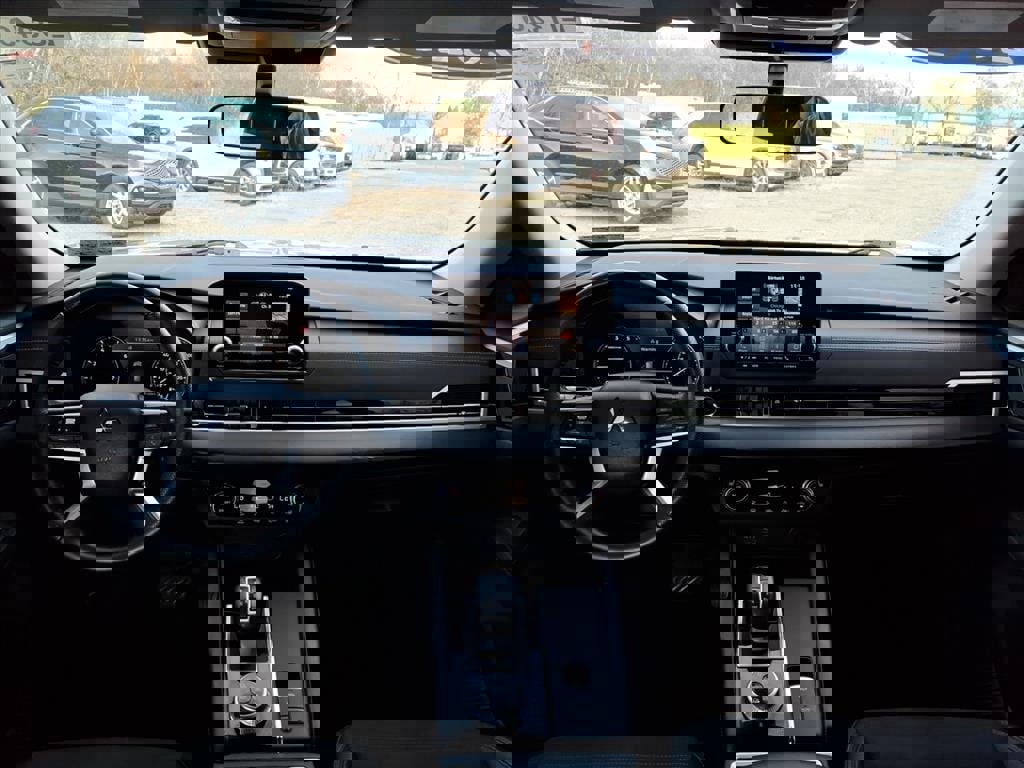 Used 2023 Mitsubishi Outlander SE image 14