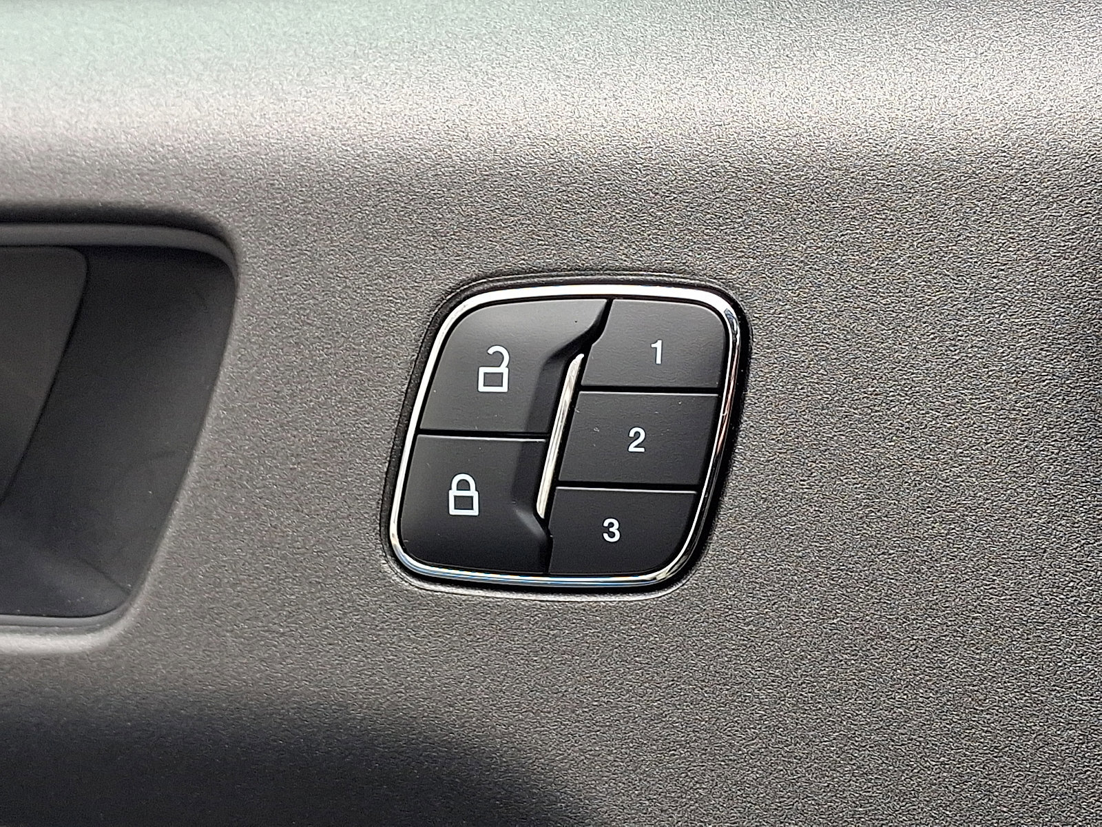 Certified 2025 Ford Bronco Sport Outer Banks w/ Outer Banks Tech Package+ AWD/4WD image 26