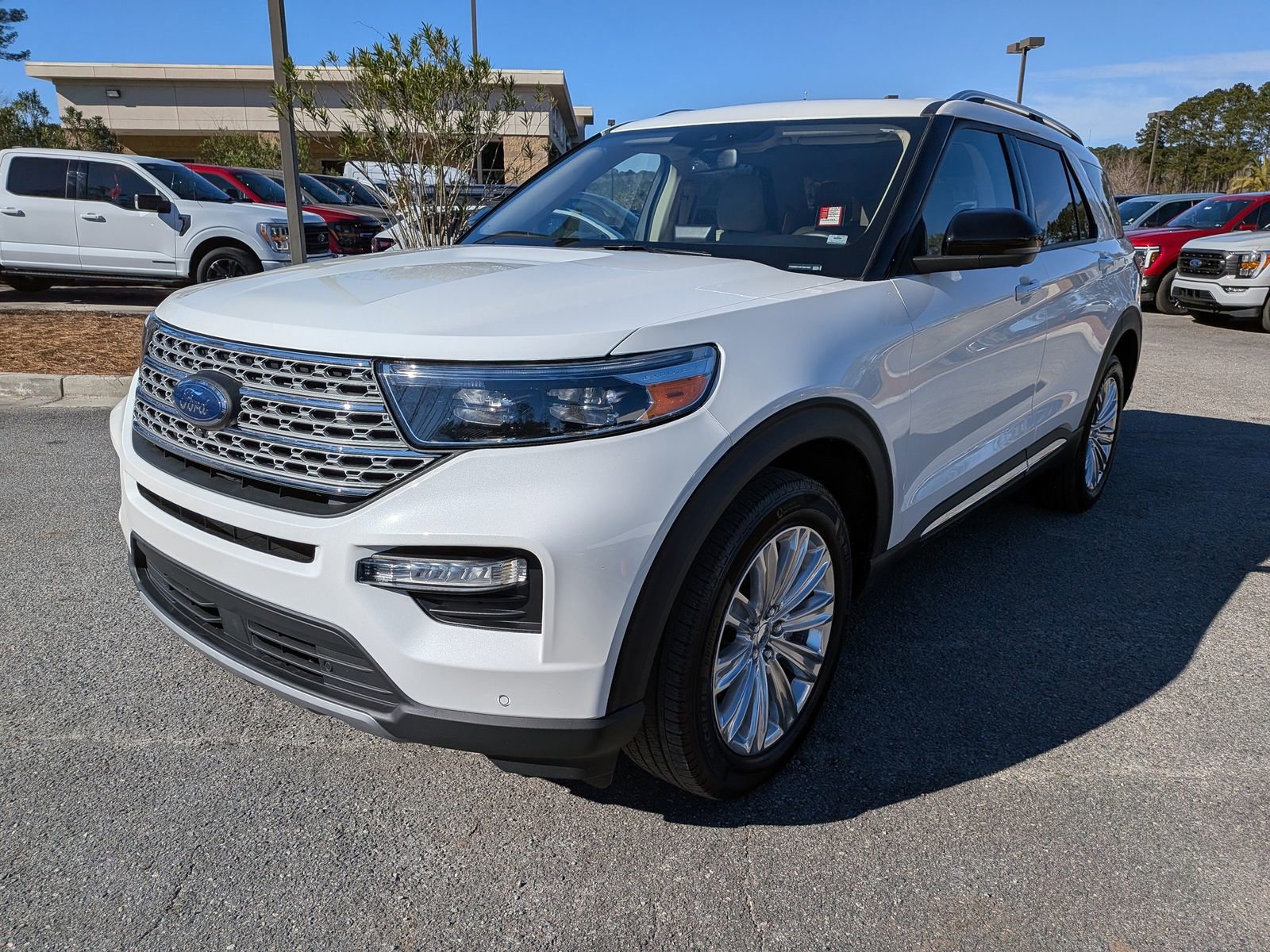 Certified 2023 Ford Explorer Limited w/ Limited Technology Package image 9