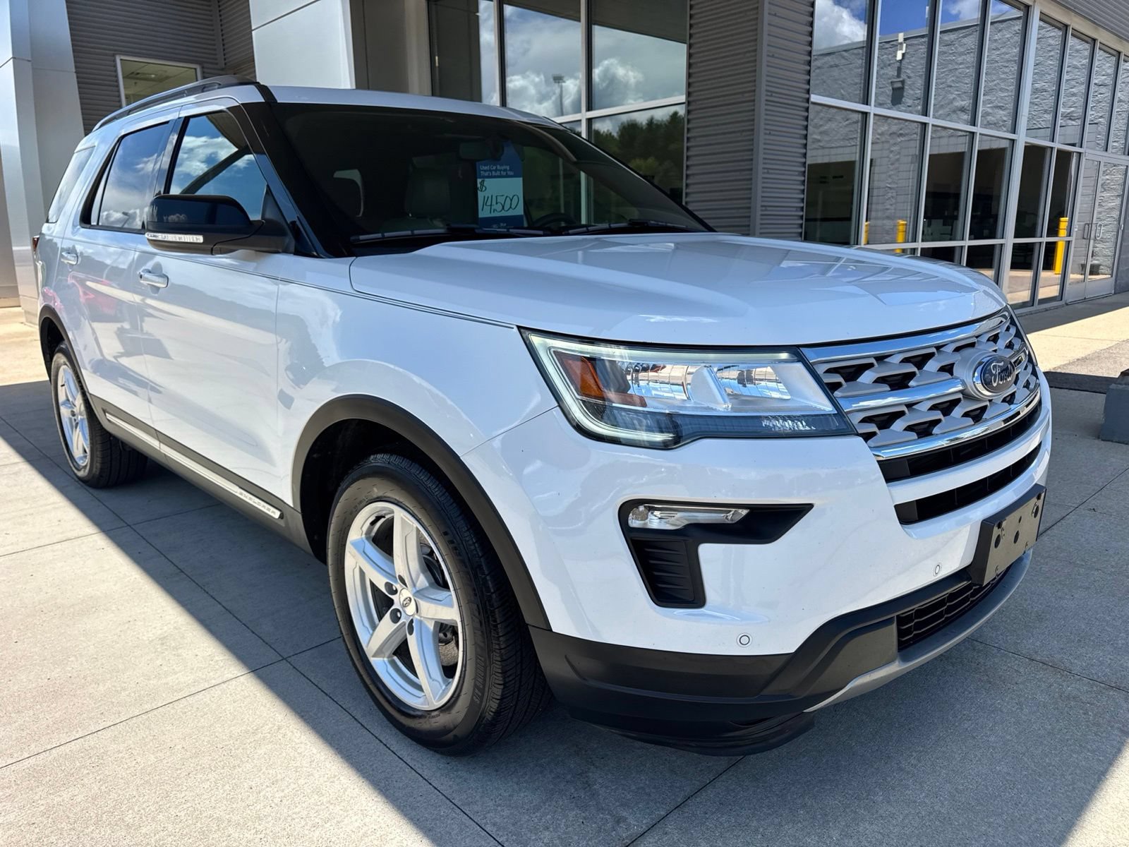 Certified 2018 Ford Explorer XLT w/ Equipment Group 202A FWD image 10
