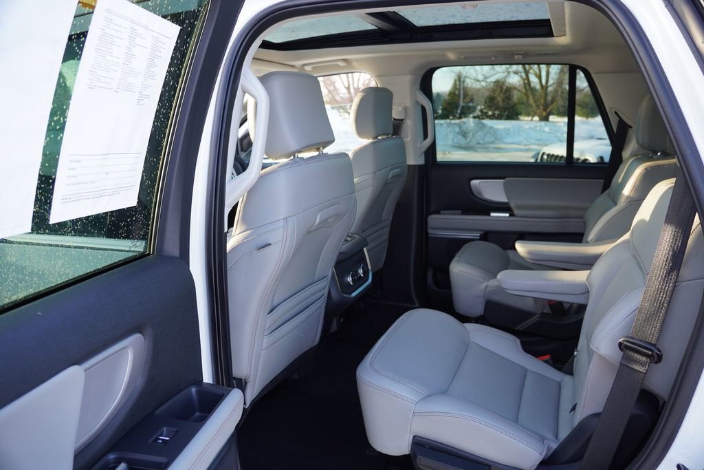 Certified 2025 Ford Expedition Active image 18