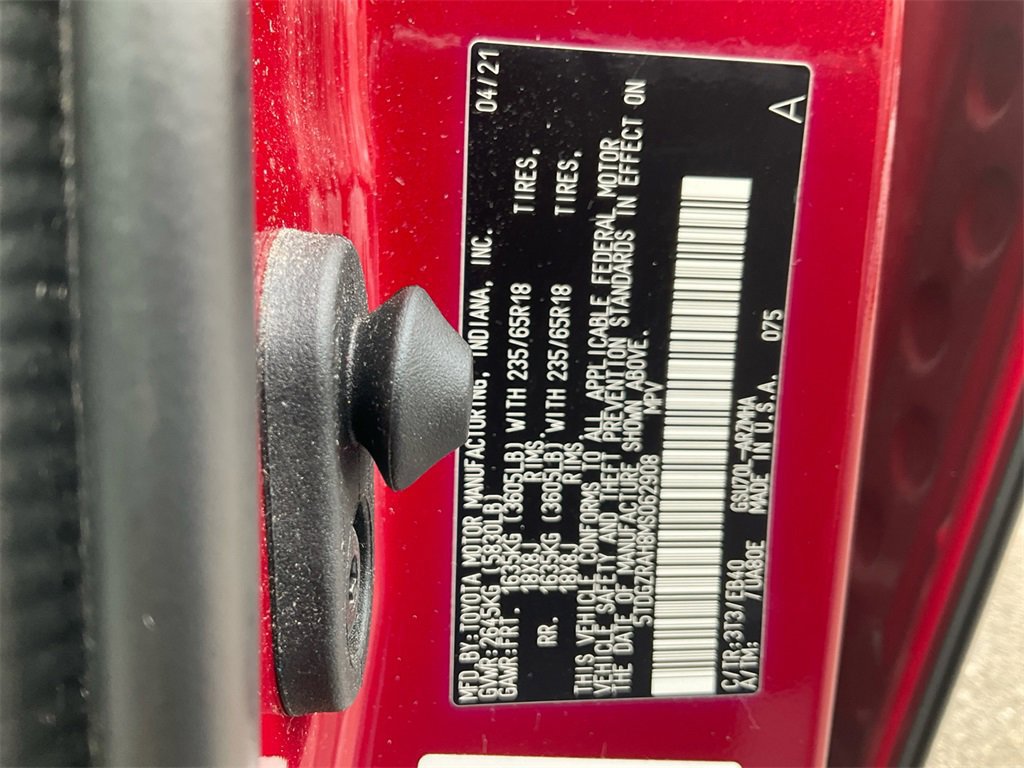 Used 2021 Toyota Highlander XLE image 18