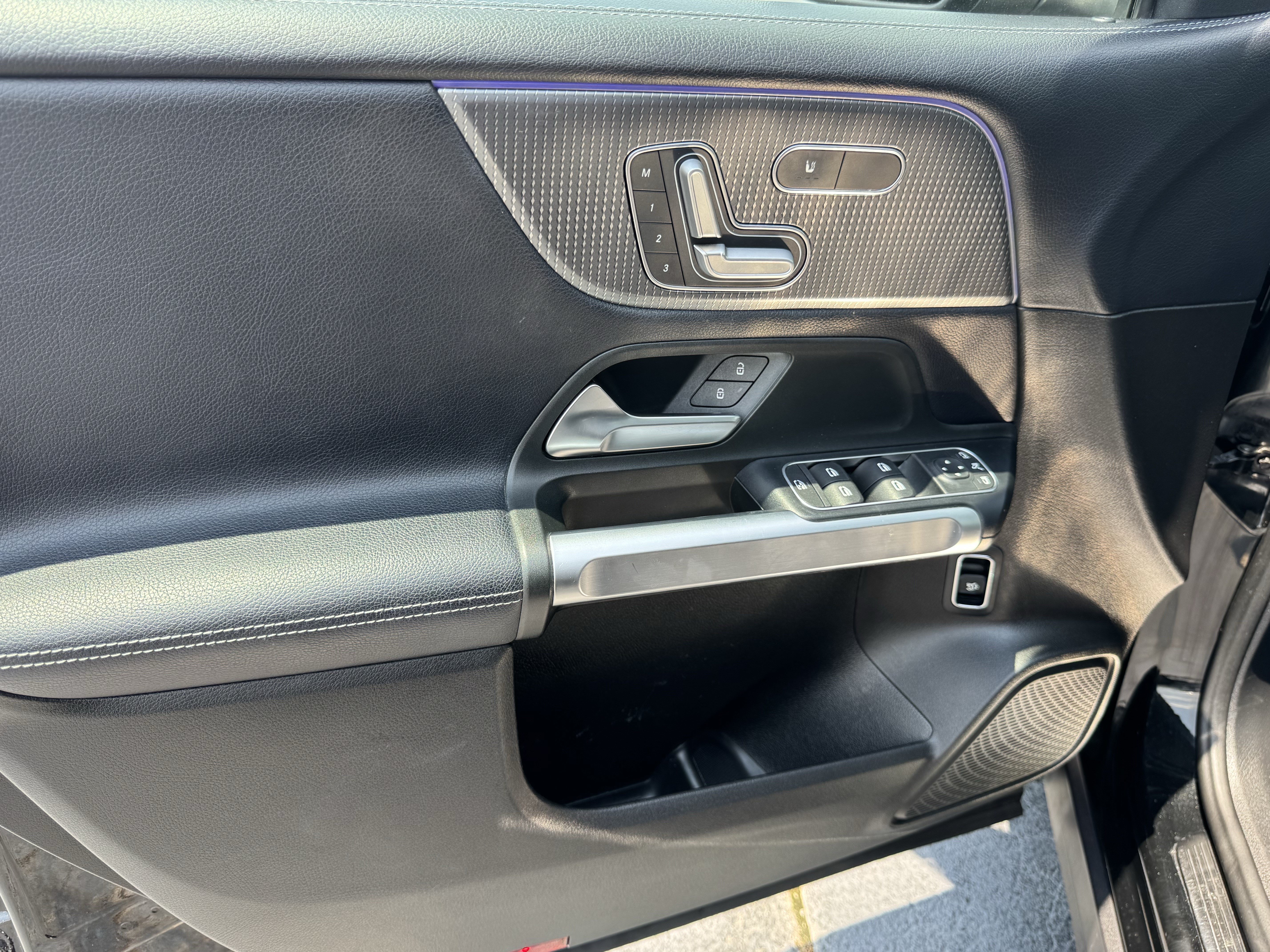 Used 2020 Mercedes-Benz GLB 250 4MATIC image 12
