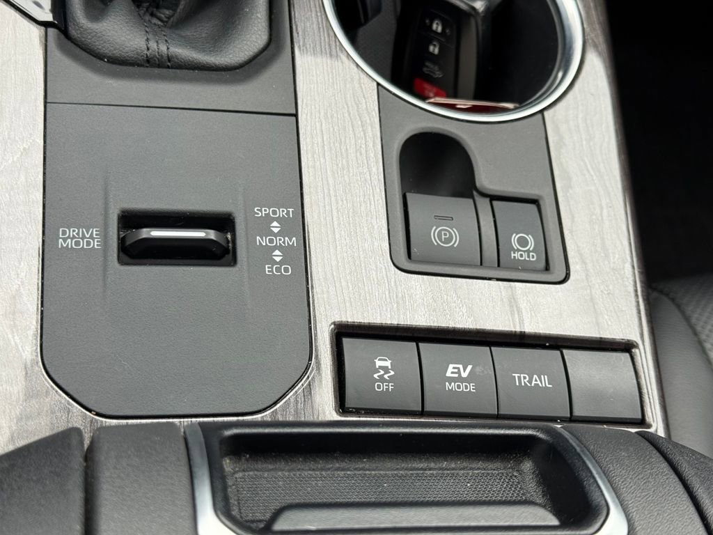 Used 2021 Toyota Highlander Limited image 23