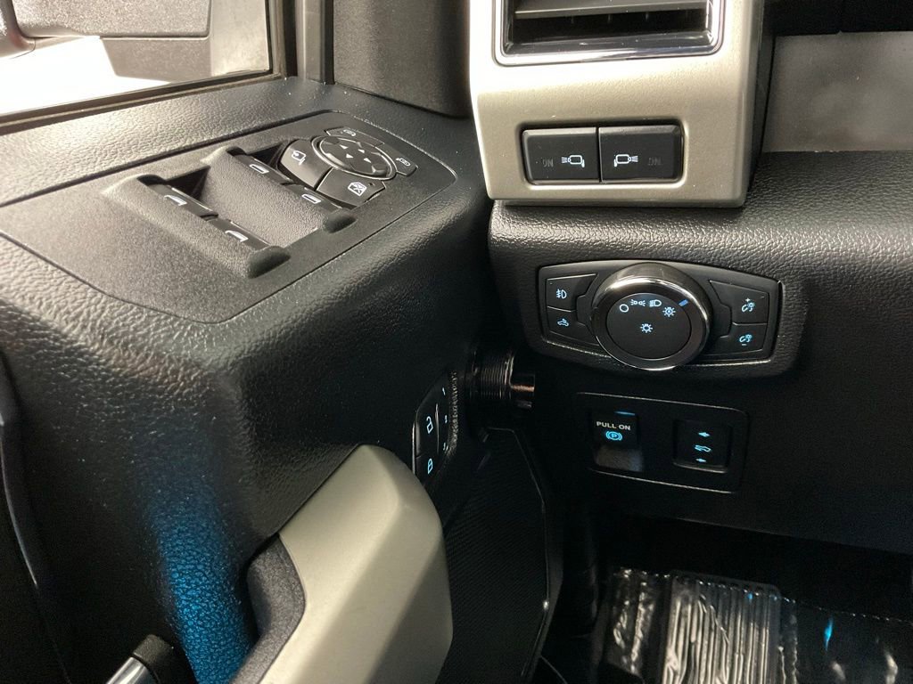 Certified 2019 Ford F150 Lariat w/ Equipment Group 502A Luxury AWD/4WD image 20
