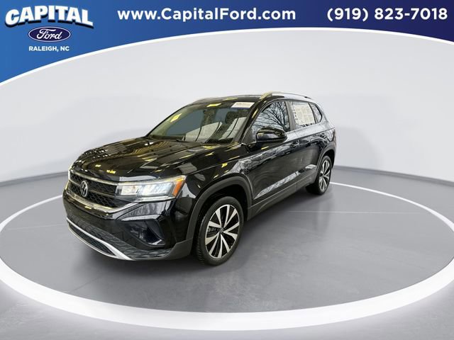 Used 2022 Volkswagen Taos SE image 2