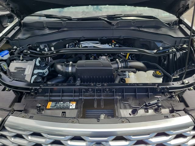 Certified 2022 Ford Explorer Platinum w/ Equipment Group 601A AWD/4WD image 27