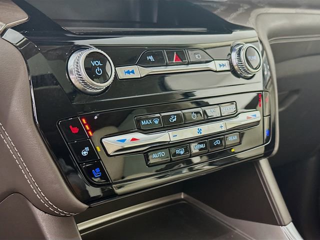 Certified 2023 Ford Explorer Platinum image 23