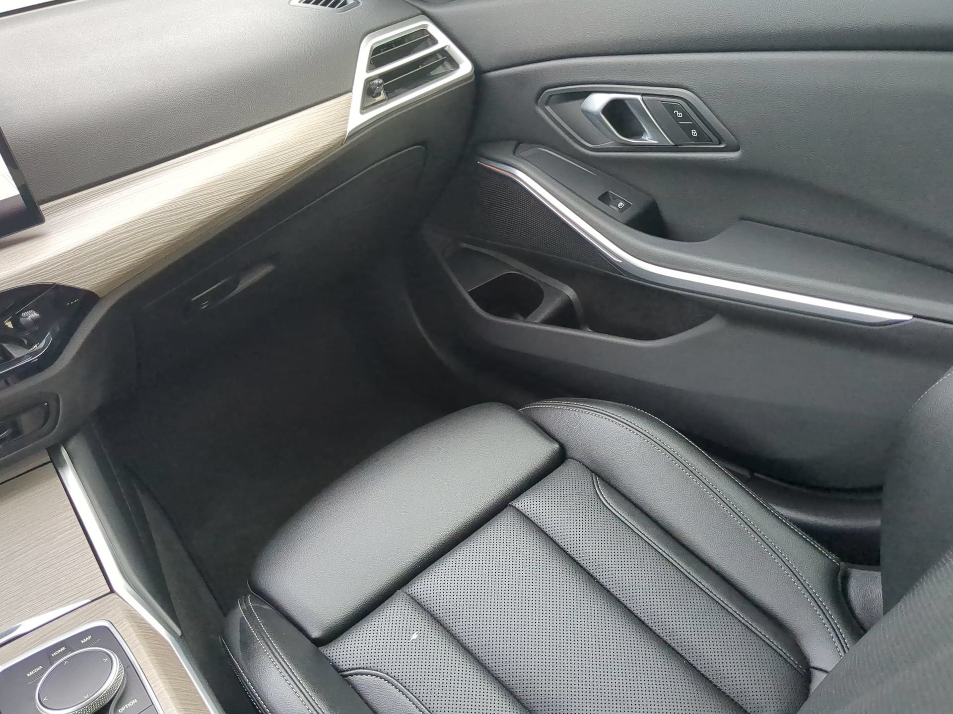 Used 2025 BMW 330i Sedan RWD image 52