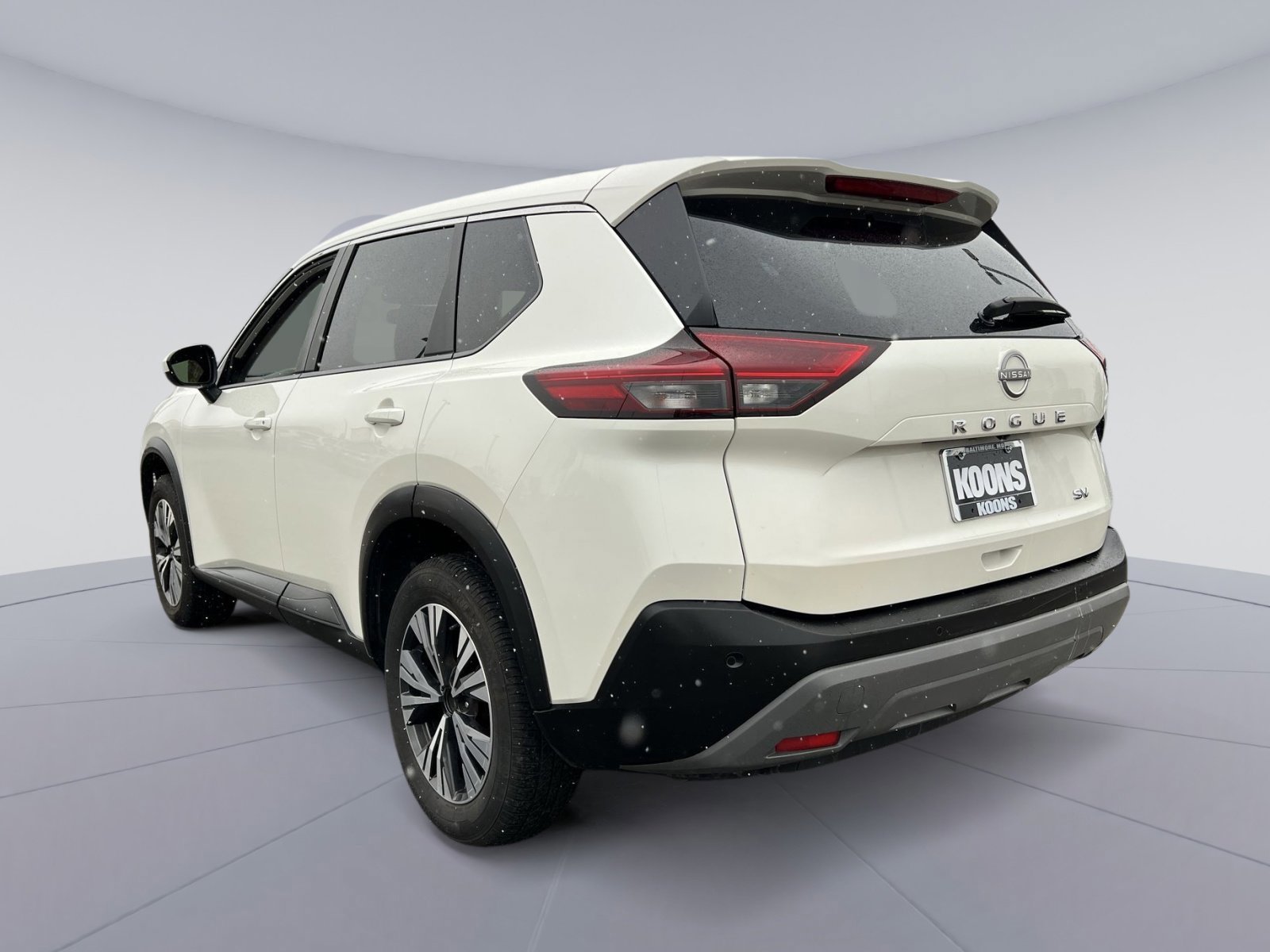Used 2023 Nissan Rogue SV image 5