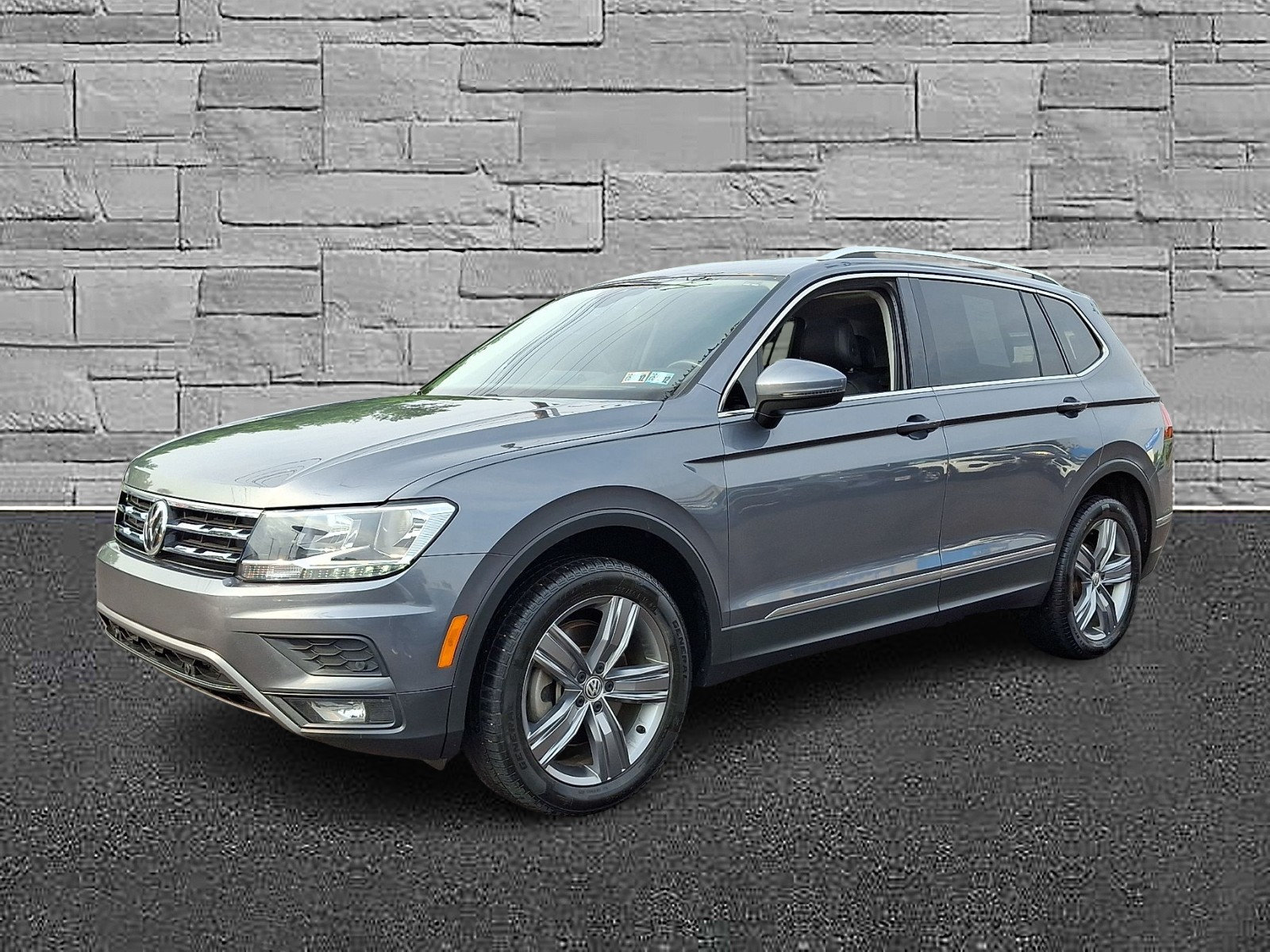 Used 2020 Volkswagen Tiguan SEL AWD/4WD image 5