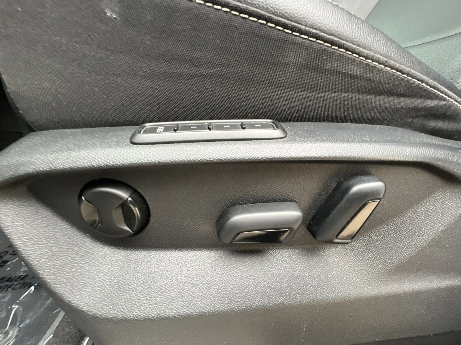 Used 2022 Volkswagen Atlas SEL R-Line image 14