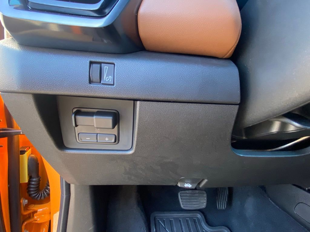 Used 2025 GMC Canyon AT4 w/ AT4 Premium Package image 12