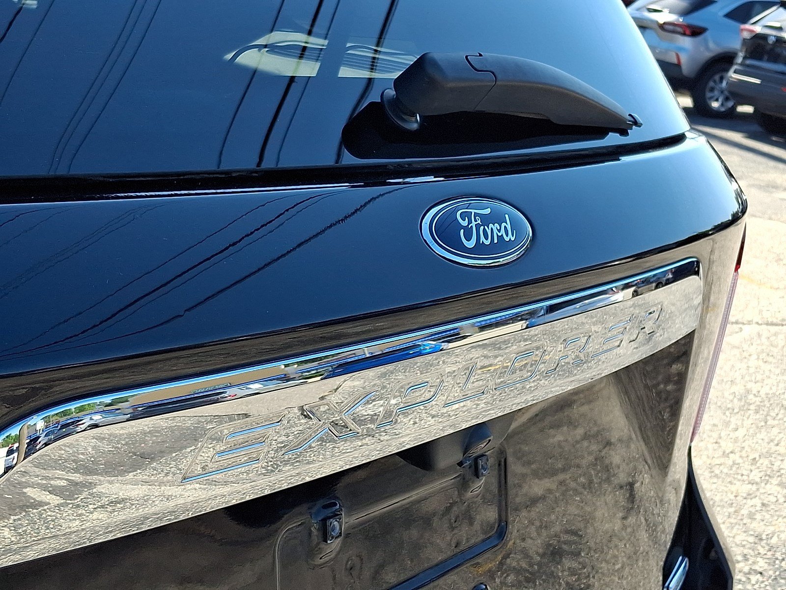 Certified 2020 Ford Explorer Limited AWD/4WD image 30