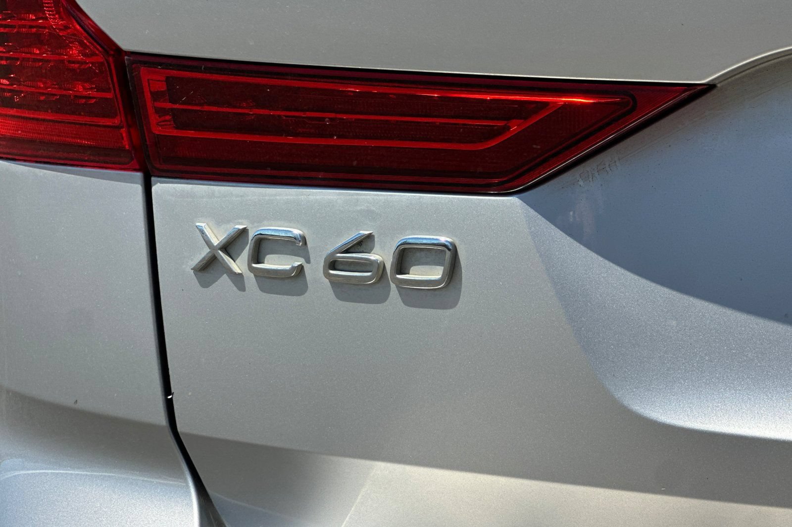 Used 2020 Volvo XC60 T5 Momentum w/ Premium Package AWD/4WD image 51