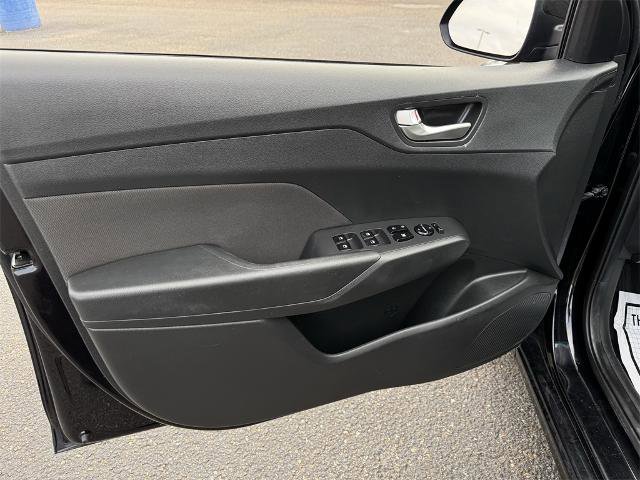 Used 2021 Hyundai Accent SE image 12