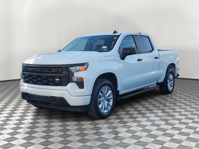 Used 2023 Chevrolet Silverado 1500 Custom image 3